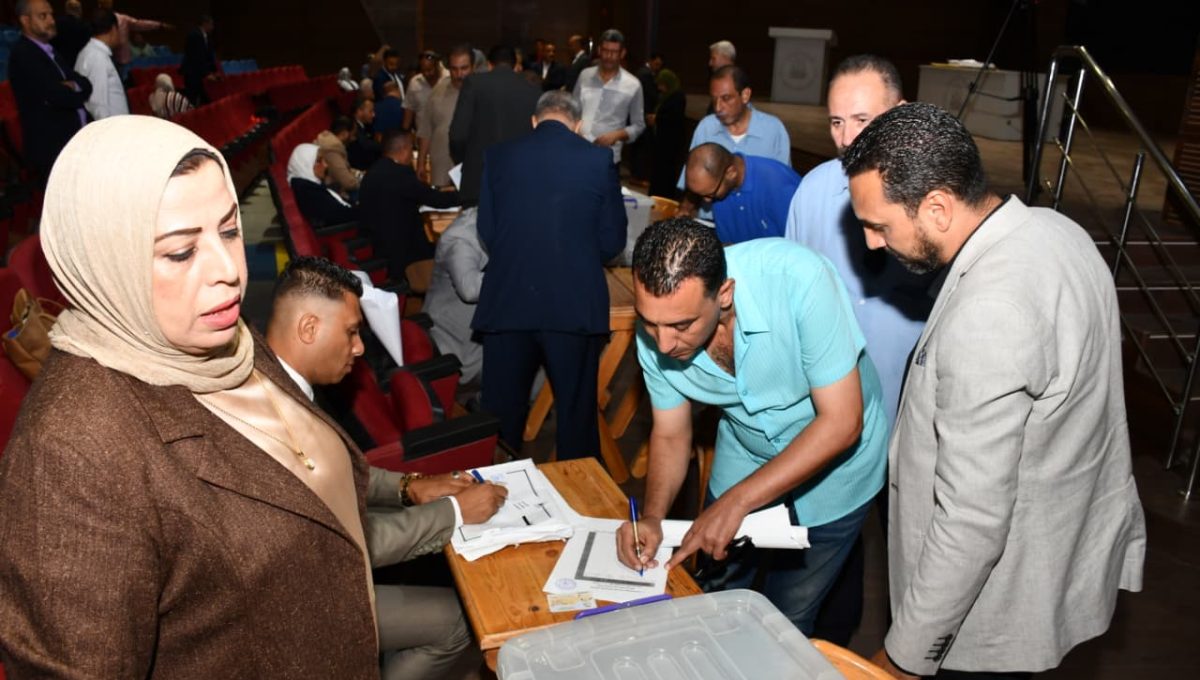 IMG 20260922 WA0207 انتخابات صندوق الزمالة بجامعة عين شمس انتخابات صندوق الزمالة بجامعة عين شمس.. 13 مرشحًا يتنافسون على عضوية مجلس الإدارة موقع في الجامعة