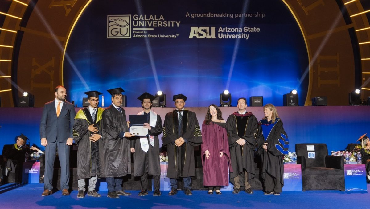 السفارة الأمريكية تحتفي بتخرج أول دفعة من برنامج الدرجتين المزدوجتين بجامعة الجلالة وأريزونا