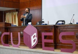 هندسة القاهرة تفتح أبواب سوق العمل أمام طلاب الهندسة الطبية في ملتقى CUBES 4 IMG 20260925 WA0131 هندسة القاهرة تفتح أبواب سوق العمل أمام طلاب الهندسة هندسة القاهرة تفتح أبواب سوق العمل أمام طلاب الهندسة الطبية في ملتقى CUBES موقع في الجامعة