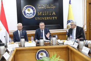 IMG 20260926 WA0060 وزير التعليم العالي يوجه الجامعات بـ5 ملفات جديدة وزير التعليم العالي يوجه الجامعات بـ5 ملفات جديدة.. تفاصيل اجتماع الأعلى للجامعات بجامعة المنيا موقع في الجامعة