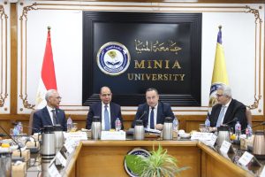 وزير التعليم العالي يوجه الجامعات بـ5 ملفات جديدة