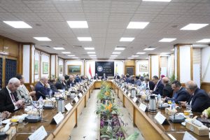 IMG 20260926 WA0065 وزير التعليم العالي يوجه الجامعات بـ5 ملفات جديدة وزير التعليم العالي يوجه الجامعات بـ5 ملفات جديدة.. تفاصيل اجتماع الأعلى للجامعات بجامعة المنيا موقع في الجامعة