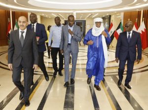 من الأقمار الصناعية إلى تكنولوجيا الفضاء.. وفد مالي يطّلع على إمكانات وكالة الفضاء المصرية 2 وفد مالي يطّلع على إمكانات وكالة الفضاء المصرية