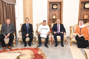 IMG 20260929 WA0038 جامعة قناة السويس تكرّم نموذجين ملهمين بجائزة الإرادة جامعة قناة السويس تكرّم نموذجين ملهمين بجائزة «الإرادة الذهبية» لمتحدي الإعاقة عن يونيو 2026 موقع في الجامعة
