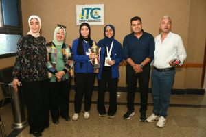 11 مركزًا أولًا ودرع الترتيب العام.. طلاب جامعة عين شمس يتألقون في أسبوع شباب الجامعات الـ14 2 فريق فائز مع الكأس والميدالية