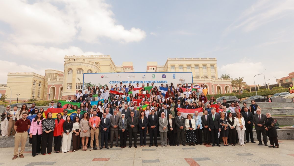 IMG 20260930 WA0097 الجامعة البريطانية والأمم المتحدة يجمعان 150 طالبًا شباب العالم في قلب القاهرة.. الجامعة البريطانية والأمم المتحدة يجمعان 150 طالبًا لمحاكاة قمة المناخ وزيارة معالم مصر الأثرية موقع في الجامعة