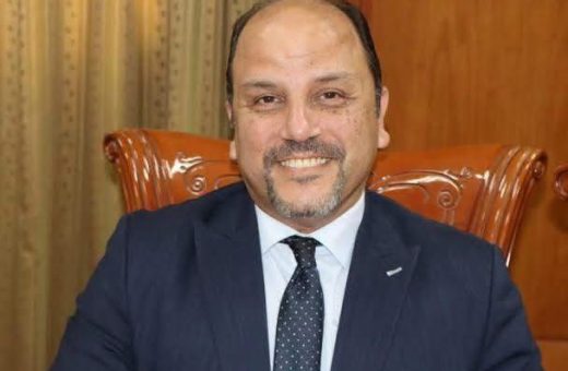 تكليف صلاح حجازي بمهام عميد طب الأسنان