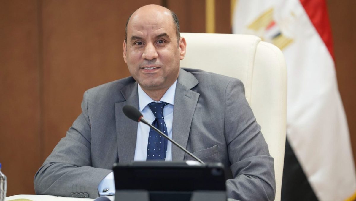 IMG 1044 وزير العمل «مساعد الخدمات الصحية».. وزير العمل يعتمد ضوابط ترخيص مراكز التدريب الخاصة موقع في الجامعة