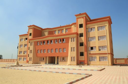 IMG 1226 بدء الدراسة بالمدارس الدولية اليوم بدء الدراسة بالمدارس الدولية اليوم.. و12 سبتمبر انطلاق العام الدراسي بالمدارس الرسمية واللغات موقع في الجامعة
