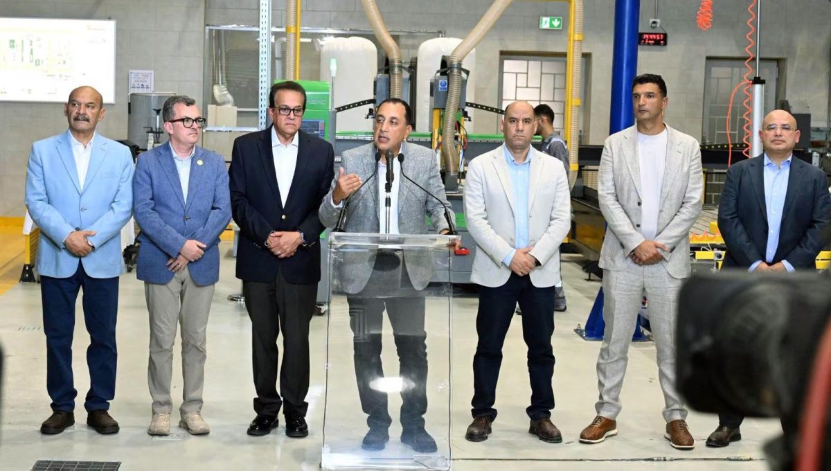 IMG 1307 راتب المهندس حديث التخرج رئيس الوزراء: راتب المهندس حديث التخرج بالمصانع يصل إلى 30 ألف جنيه موقع في الجامعة
