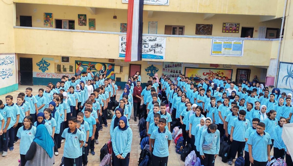 IMG 2057 بدء الدراسة في جميع مدارس القاهرة بدء الدراسة في جميع مدارس القاهرة اليوم.. وانتظام الطلاب والمعلمين موقع في الجامعة