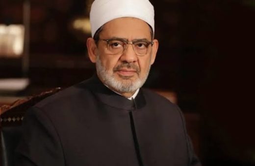 IMG 2078 الشيخ أيمن عبد الغني بعد تعرضه لحادث سير.. شيخ الأزهر يطمئن على حالة الشيخ أيمن عبد الغني موقع في الجامعة