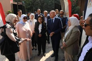 IMG 2137 محافظ القاهرة يعلن دخول 20 مدرسة جديدة محافظ القاهرة يعلن دخول 20 مدرسة جديدة الخدمة ويشدد على صيانة وتأمين المدارس موقع في الجامعة