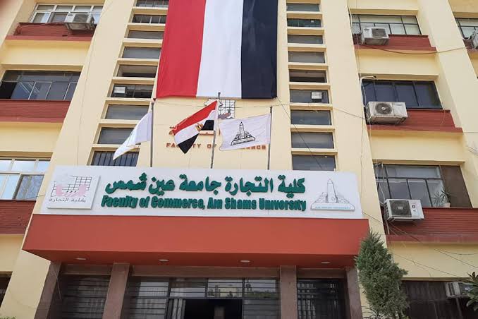 IMG 2301 تجارة عين شمس تستعد للعام الجامعي بـ100 جهاز تكييف و5 معامل كمبيوتر.. تجارة عين شمس تستعد للعام الجامعي الجديد موقع في الجامعة
