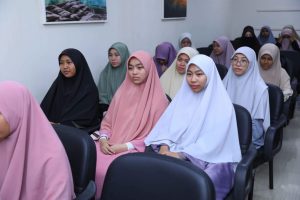 IMG 2310 مستشارة شيخ الأزهر مستشارة شيخ الأزهر: نسعى لتعريف الطلاب الوافدين برسالة الأزهر ومؤسساته موقع في الجامعة