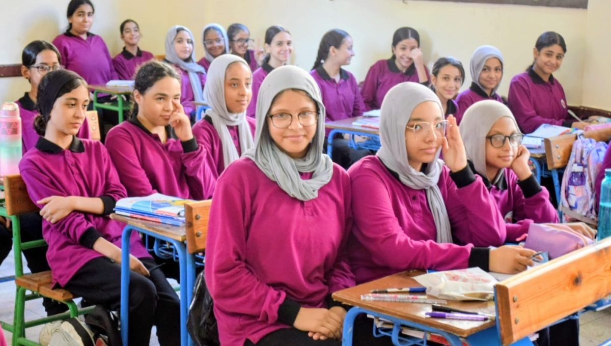 IMG 2514 مسرح مدرسة فاطمة الزهراء ببورسعيد توجيه بتفعيل مسرح مدرسة فاطمة الزهراء ببورسعيد لدعم مواهب الطالبات موقع في الجامعة