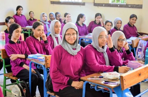 IMG 2514 مسرح مدرسة فاطمة الزهراء ببورسعيد توجيه بتفعيل مسرح مدرسة فاطمة الزهراء ببورسعيد لدعم مواهب الطالبات موقع في الجامعة