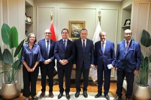 وزير التعليم العالي والسفير الفرنسي يناقشان مستجدات مشروع الجامعة الفرنسية 2 مستجدات مشروع الجامعة الفرنسية