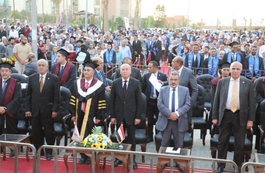 IMG 2875 جامعة القاهرة الجديدة التكنولوجية بحضور المحافظ.. جامعة القاهرة الجديدة التكنولوجية تحتفل بعيدها السابع وتخريج دفعة 2025/2026 موقع في الجامعة
