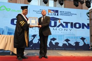 IMG 2878 جامعة القاهرة الجديدة التكنولوجية بحضور المحافظ.. جامعة القاهرة الجديدة التكنولوجية تحتفل بعيدها السابع وتخريج دفعة 2025/2026 موقع في الجامعة