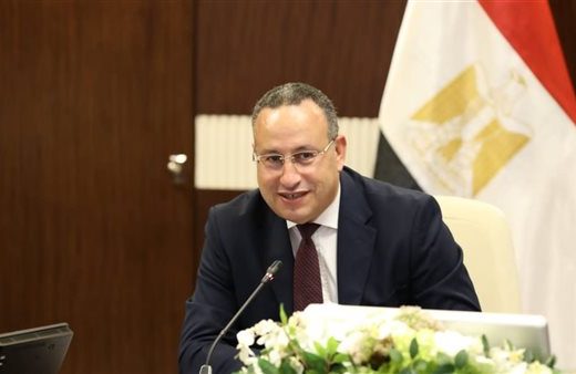 IMG 2989 النشيد الوطني بجامعة القاهرة وزير التعليم العالي يترأس اجتماع مجلس جامعة القاهرة بالتزامن مع انطلاق العام الجامعي الجديد موقع في الجامعة