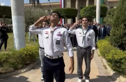 IMG 3025 رئيس جامعة القاهرة وزير التعليم العالي ورئيس جامعة القاهرة يشهدان مراسم تحية العلم مع انطلاق العام الجامعي الجديد موقع في الجامعة