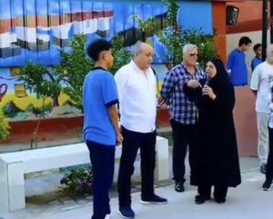 بدل الفصل.. طالب يعتذر أمام زملائه بحضور والده في مدرسة بالمحلة 2 طالب يعتذر أمام زملائه بحضور والده