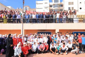 IMG 3199 رئيس جامعة المنوفية رئيس جامعة المنوفية يشارك طلاب علوم الرياضة تحية العلم في أول أيام الدراسة موقع في الجامعة
