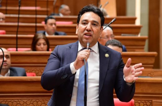 IMG 3449 التاريخ لطلاب المدارس الدولية برلماني يطالب بحسم مصير درجات العربية والتاريخ لطلاب المدارس الدولية موقع في الجامعة