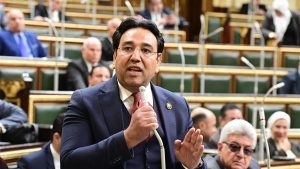 IMG 3450 التاريخ لطلاب المدارس الدولية برلماني يطالب بحسم مصير درجات العربية والتاريخ لطلاب المدارس الدولية موقع في الجامعة