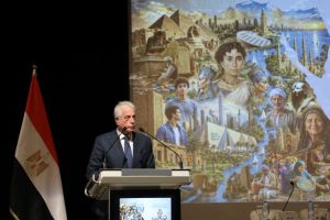رئيس الجامعة المصرية للتعلم الإلكتروني: الهوية الوطنية منظومة من القيم والوعي والانتماء 4 IMG 3454 الجامعة المصرية للتعلم الإلكتروني رئيس الجامعة المصرية للتعلم الإلكتروني: الهوية الوطنية منظومة من القيم والوعي والانتماء موقع في الجامعة