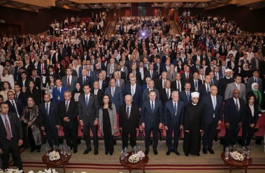 IMG 3455 الجامعة المصرية للتعلم الإلكتروني رئيس الجامعة المصرية للتعلم الإلكتروني: الهوية الوطنية منظومة من القيم والوعي والانتماء موقع في الجامعة