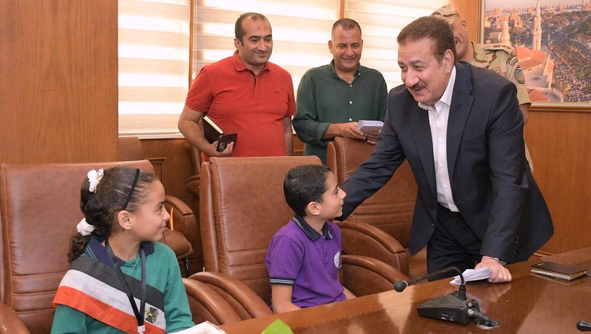 IMG 3636 محافظ بورسعيد يكرّم الطلاب محافظ بورسعيد يكرّم الطلاب المتأهلين لتصفيات الجمهورية في «فرسان القراءة» موقع في الجامعة