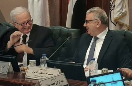 IMG 3950 تجارة عين شمس تجارة عين شمس تبحث تأسيس مجلس استشاري يضم كبار رجال الصناعة موقع في الجامعة