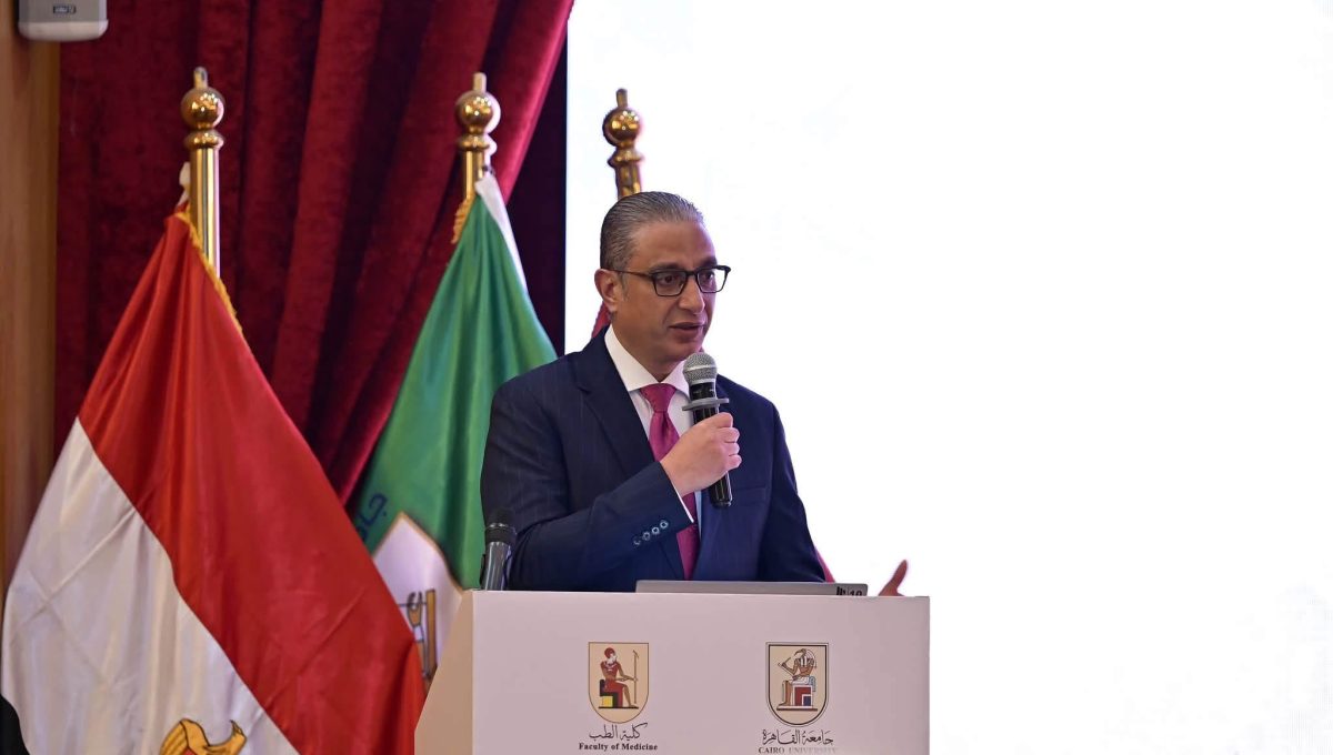IMG 3972 تطوير قصر العيني رئيس جامعة القاهرة: تطوير قصر العيني مسؤولية وطنية تشمل الخدمة الطبية والتعليم والبحث العلمي موقع في الجامعة