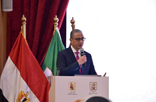 IMG 3972 تطوير قصر العيني رئيس جامعة القاهرة: تطوير قصر العيني مسؤولية وطنية تشمل الخدمة الطبية والتعليم والبحث العلمي موقع في الجامعة