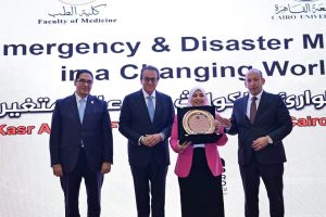 IMG 3976 تطوير قصر العيني رئيس جامعة القاهرة: تطوير قصر العيني مسؤولية وطنية تشمل الخدمة الطبية والتعليم والبحث العلمي موقع في الجامعة