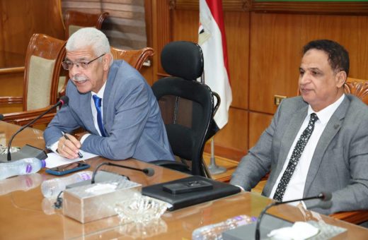 IMG 4140 رئيس جامعة المنوفية رئيس جامعة المنوفية يوجه بوضع خطة للتحول إلى متطلبات جامعات الجيل الرابع موقع في الجامعة