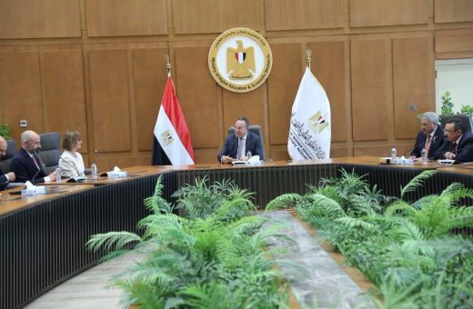 IMG 4211 جامعة العريش تحصد جائزة أفضل منسق تدريب كشفي تعاون جديد بين التعليم العالي و«فيليبس» لدعم الابتكار وربط البحث العلمي بالصناعة موقع في الجامعة