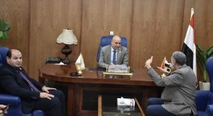 IMG 4228 رئيس جامعة مدينة السادات رئيس جامعة مدينة السادات يستمع لآراء الطلاب ويتابع مستوى الخدمات بالجامعة الأهلية موقع في الجامعة