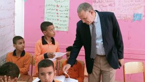 IMG 4240 مدير تعليم أسيوط مدير تعليم أسيوط يختبر الطلاب في القراءة والكتابة ويوجه بتكثيف البرامج العلاجية موقع في الجامعة