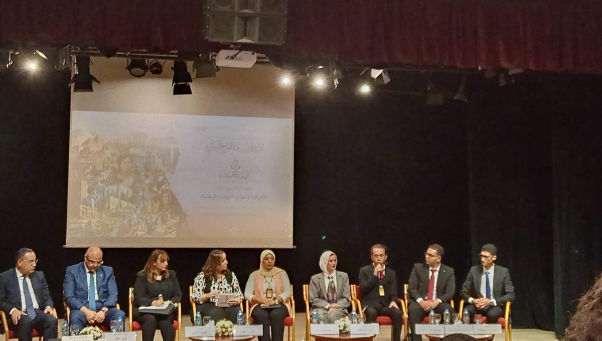 IMG 4295 جامعة شرق بورسعيد التكنولوجية جامعة شرق بورسعيد التكنولوجية تشارك بمشروع EcoBin في مؤتمر «الهوية الوطنية» موقع في الجامعة