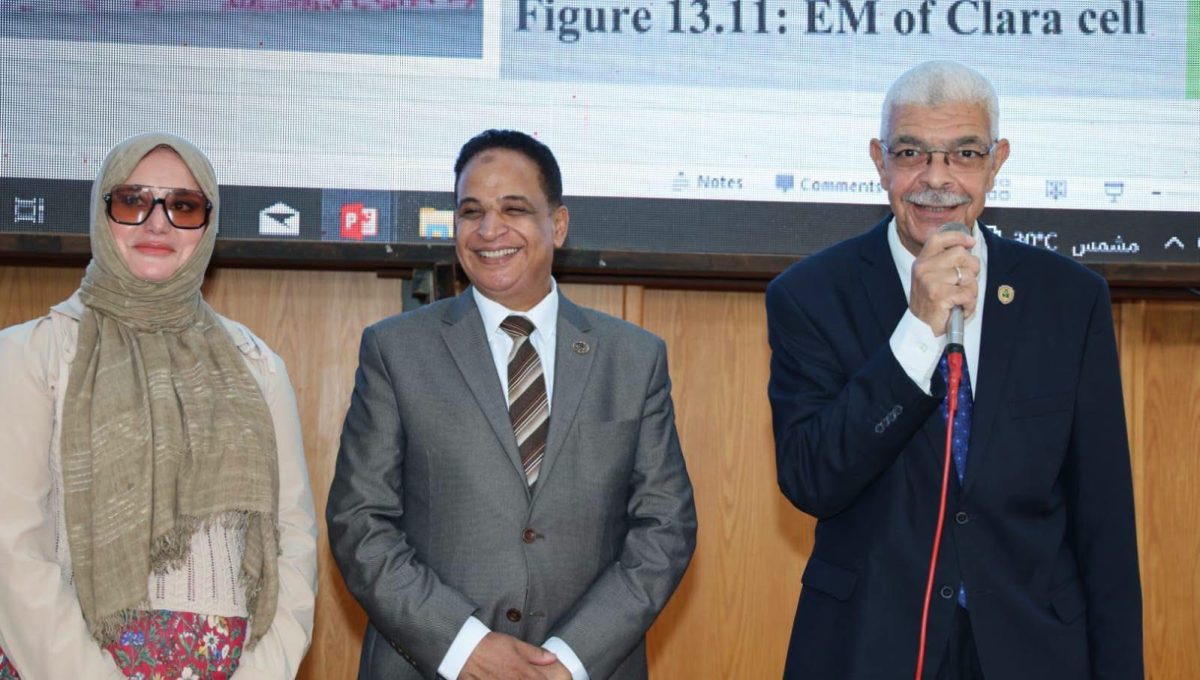 IMG 4312 رئيس جامعة المنوفية رئيس جامعة المنوفية: حريصون على توفير بيئة تعليمية داعمة لطلاب كلية الطب موقع في الجامعة