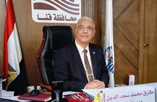 وكيل تعليم قنا: لا يجوز لأي مدرسة إلزام الطالبات بارتداء النقاب 