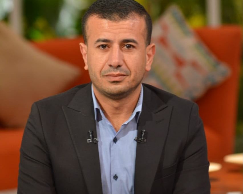 الكاتب الصحفي أحمد أبو ضيف