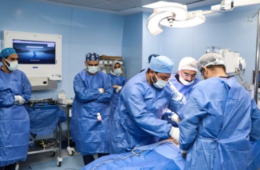 إنجاز طبي بجامعة القاهرة باستئصال الغدة التيموسية بالروبوت الجراحي