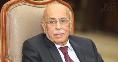 images 1 خالد أبو بكر يطالب بالحفاظ على مقتنيات مفيد شهاب خالد أبو بكر يطالب بالحفاظ على مقتنيات مفيد شهاب: مستعد لإهدائها إلى حقوق القاهرة  موقع في الجامعة