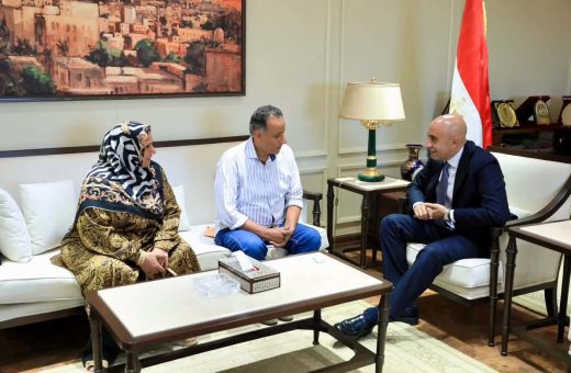 بعد واقعة محافظ القليوبية.. وزير التعليم يكرّم مديري مدرستي برقطا الإعدادية والشهيد أحمد سمير تقديرًا لعطائهما وترسيخًا لقيمة المعلمين