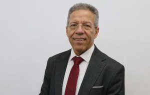 الدكتور أسامة عبد الحي نقيب الأطباء 1748282268 0 نقيب الأطباء: قبول طلاب بمجموع 50% في كليات الطب جريم نقيب الأطباء: قبول طلاب بمجموع 50% في كليات الطب «جريمة».. ومهلة 3 سنوات لإنشاء مستشفيات للجامعات الخاصة موقع في الجامعة