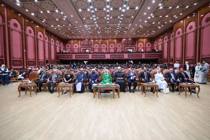 البعوث الإسلامية تحتفي بتخريج طلابها الوافدين